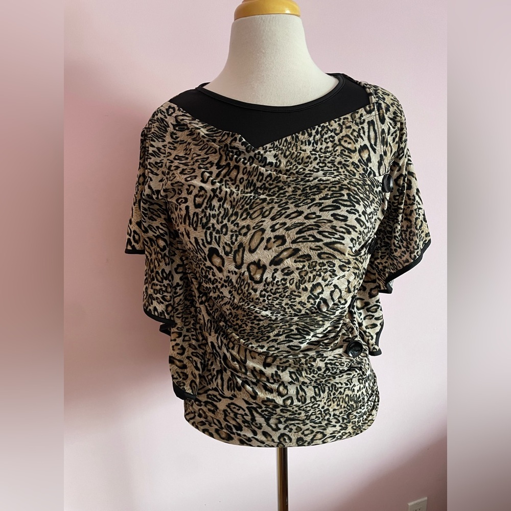 Chic Leopard Print Blouse with Black Trim